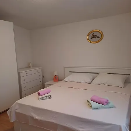 Apartmani Mira