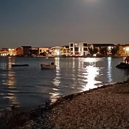 Apartmani Mira Lägenhet *