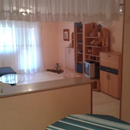 Apartmani Mira Lägenhet *