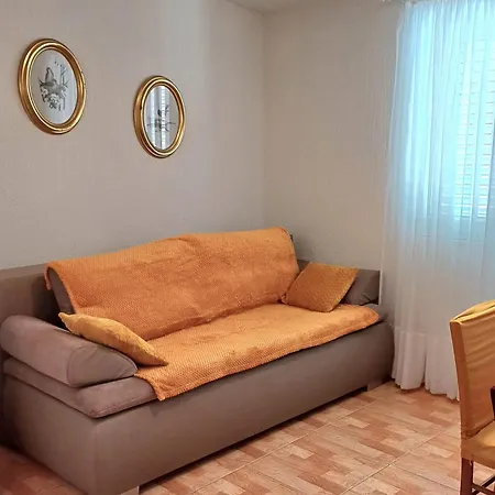 Apartment Mira